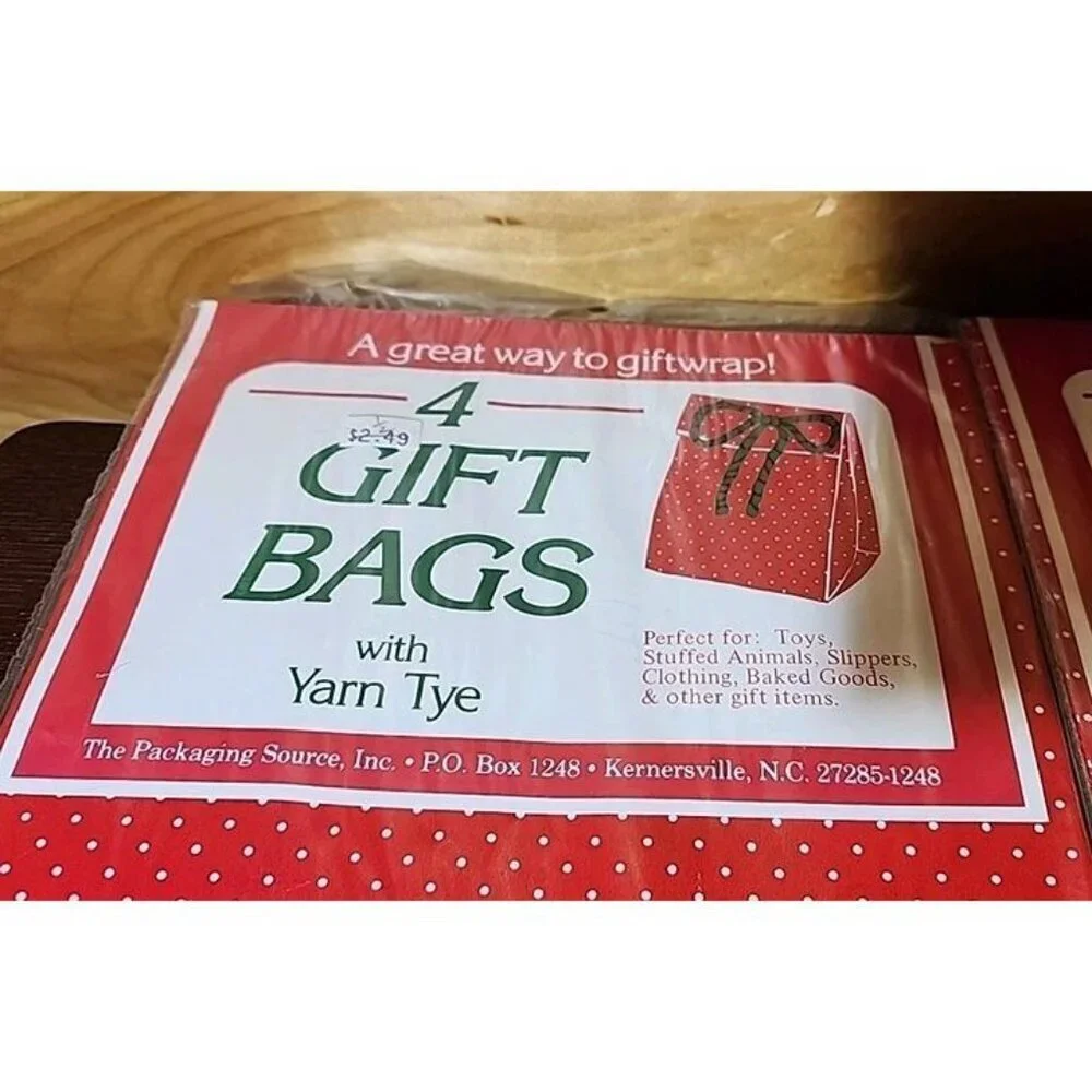 2 Packages Vintage Gift Bag With Yarn Made In USA
